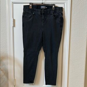 Torrid Black Ankle Cropped Jeans with Stretch Fit